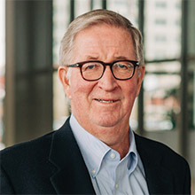 [MISSING IMAGE: ph_mcdougallduane-4c.jpg]