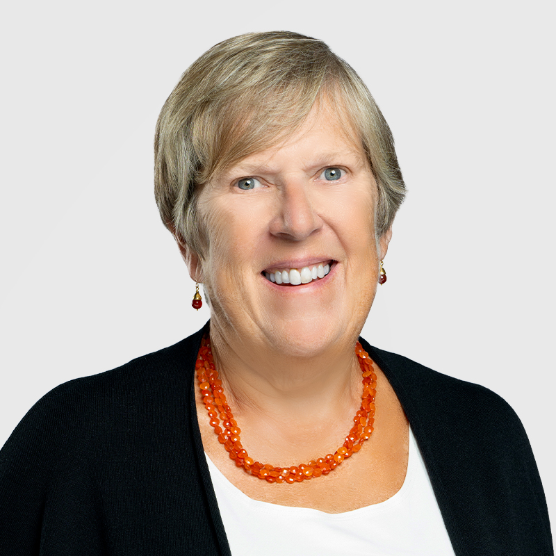 https://cdn.kscope.io/6a89dfd9fdc97a59a119cac2b2737a4d-Lye-Diane-fullbody-external-smile-web-800x800.jpg